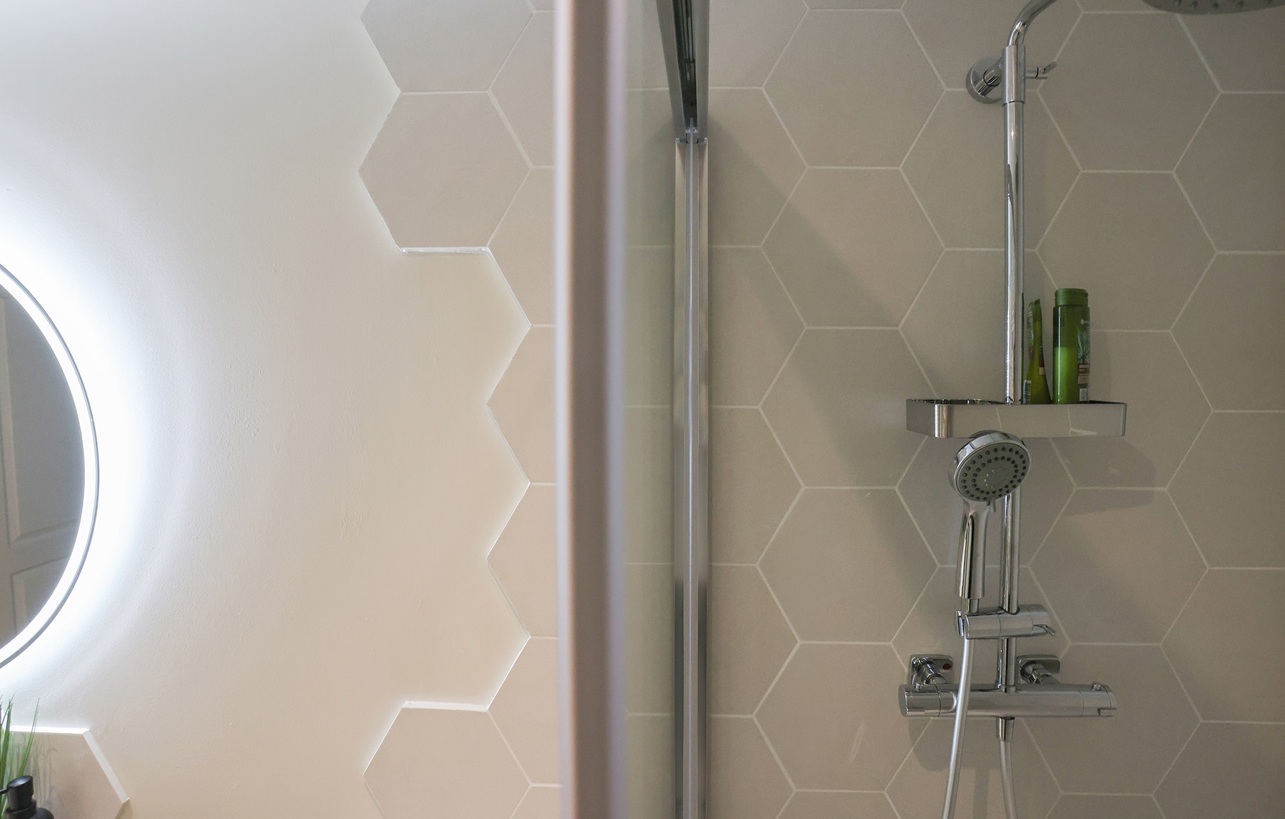 Réalisation d'une salle de bain signature DUCCI Hexagonale