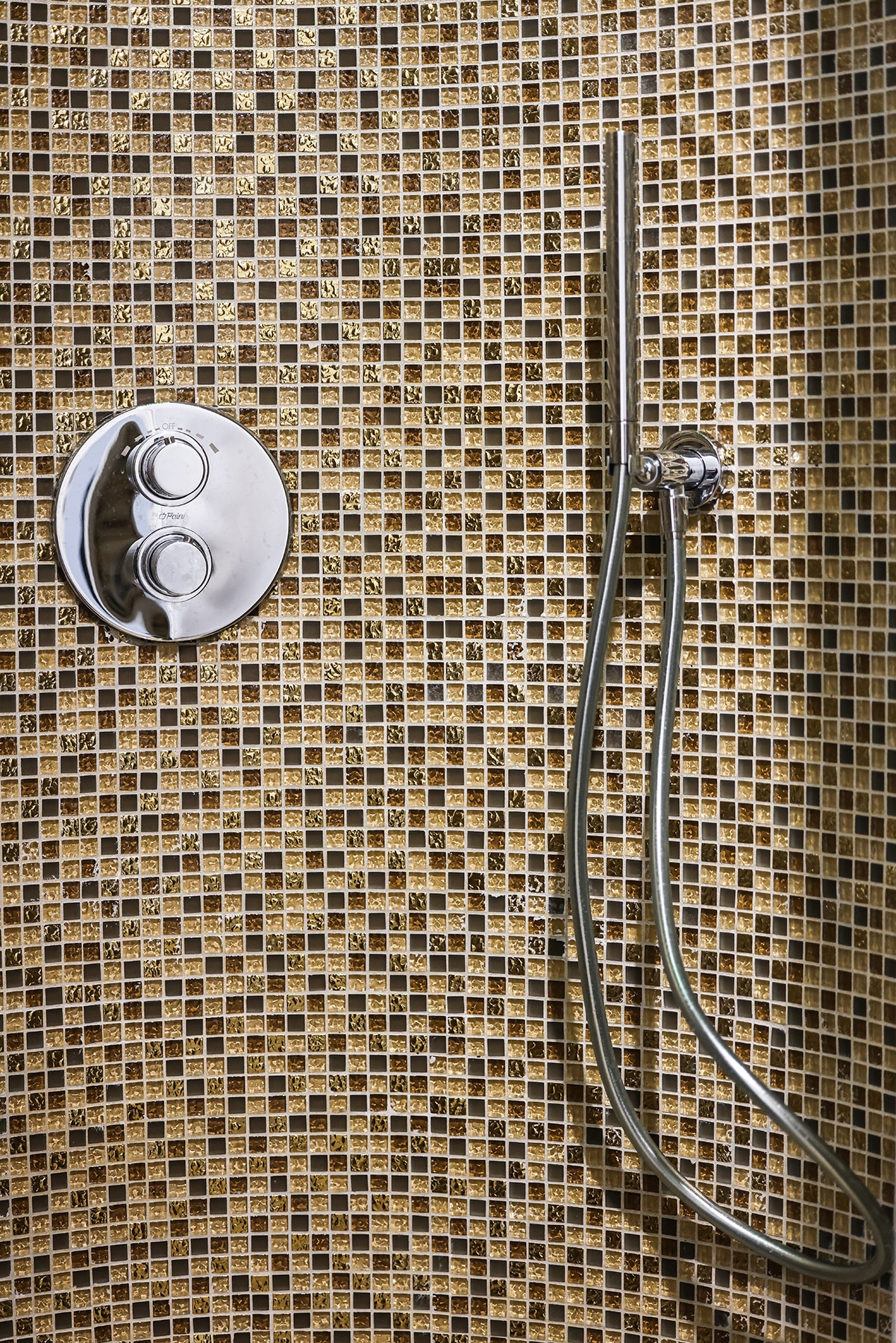Réalisation d'une douche ronde signature DUCCI H2GF